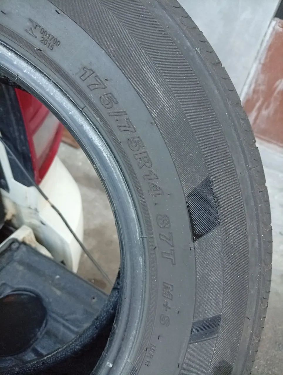 Pneu aro 14 em bom estado - Foto 5