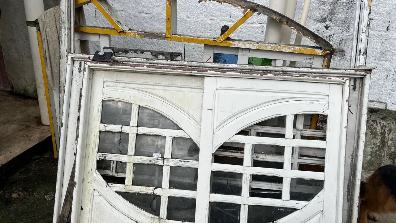 Portas e janelas de madeira de lei - Foto 2
