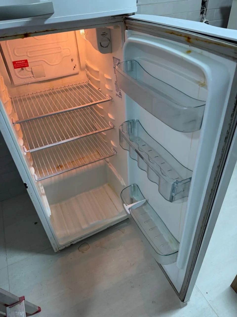 VENDO GELADEIRA ELETROLUX 260  - Foto 3