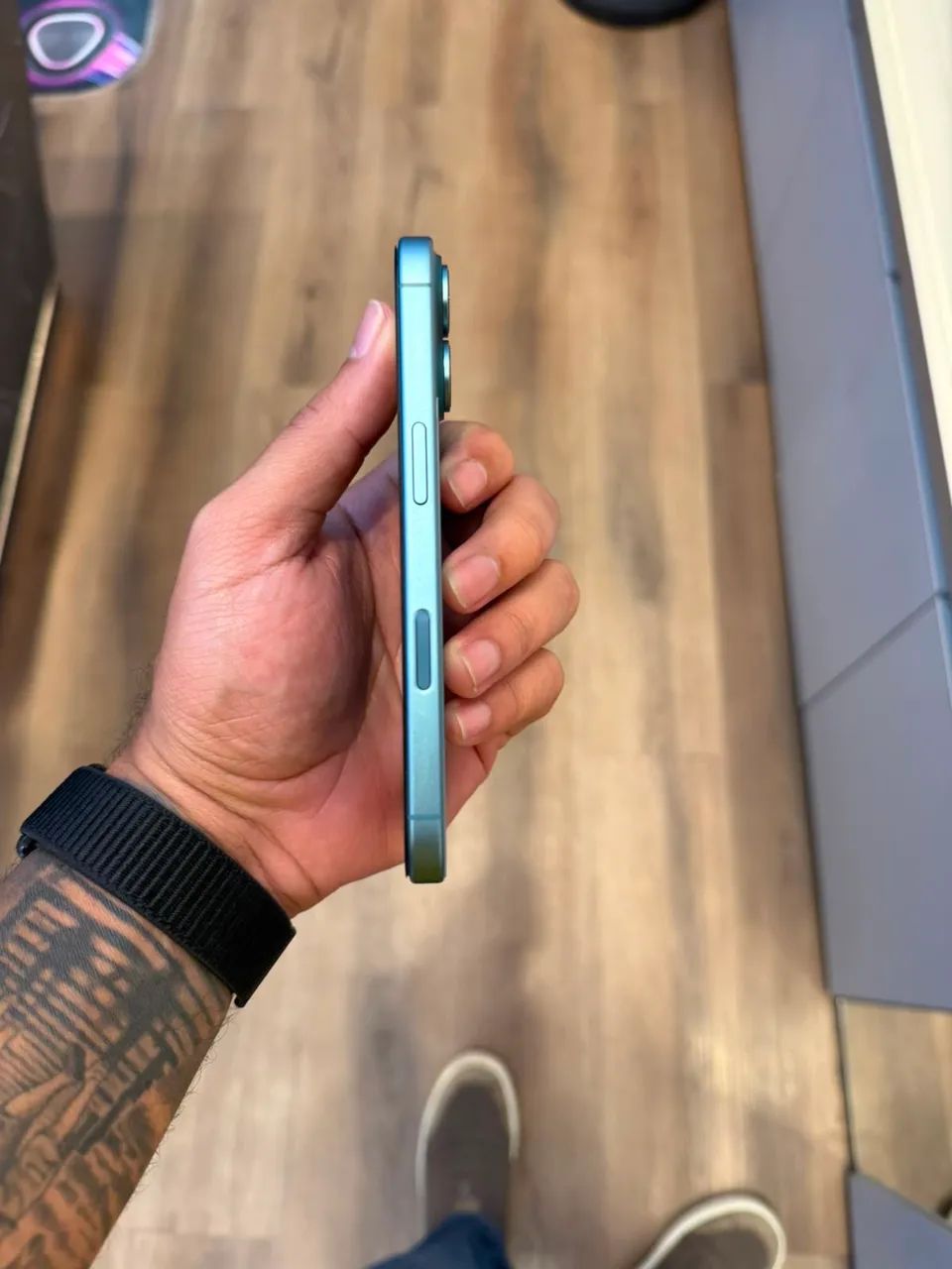 iPhone 16