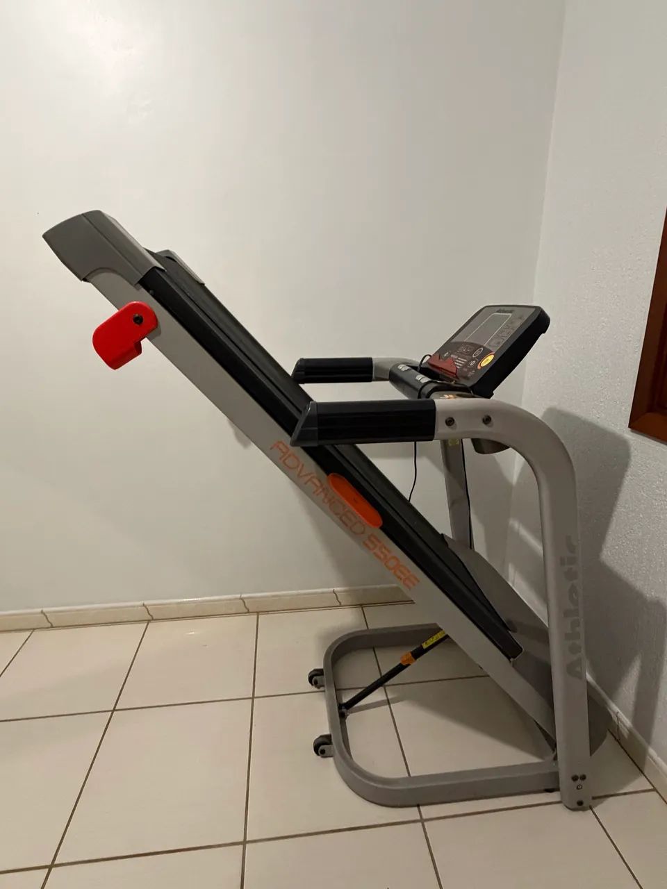 Esteira ergométrica Athletic Advanced 550EE 