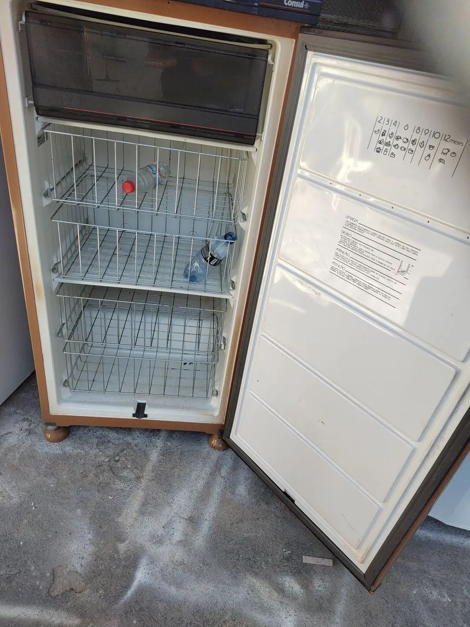 Freezer vertical 220v - Foto 2