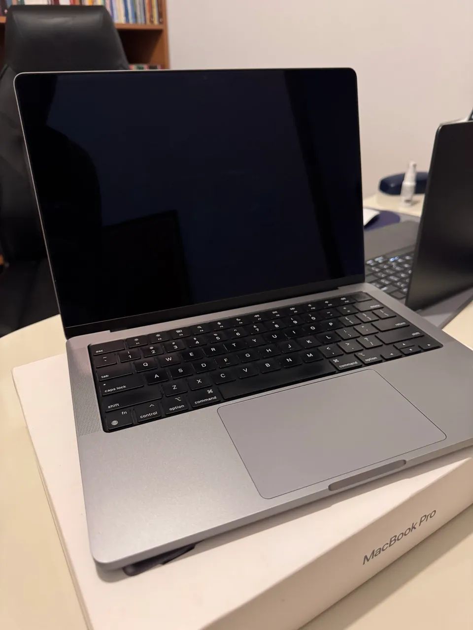MacBook Pro 14