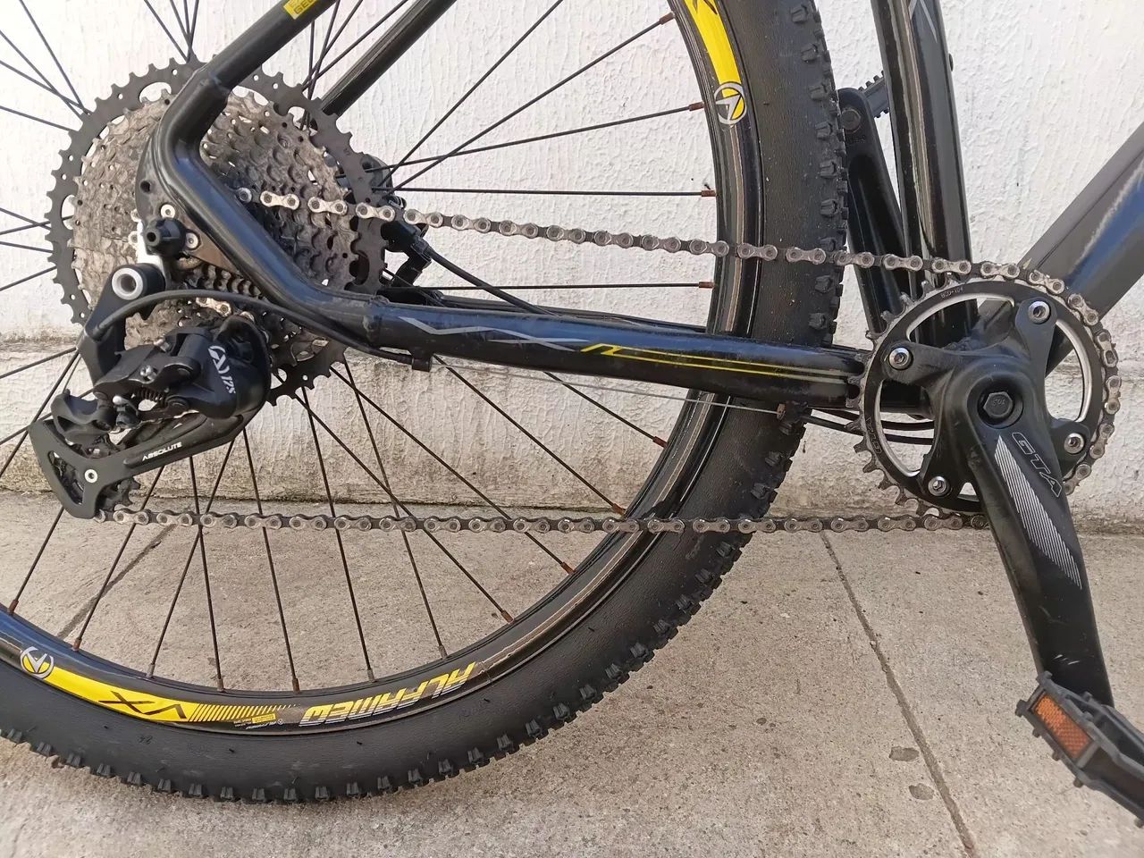 Bicicleta Aro 29 Alumínio - Alfameq VX - Freio hidrául. Veloforce - Câmbio Absolute - 1x12