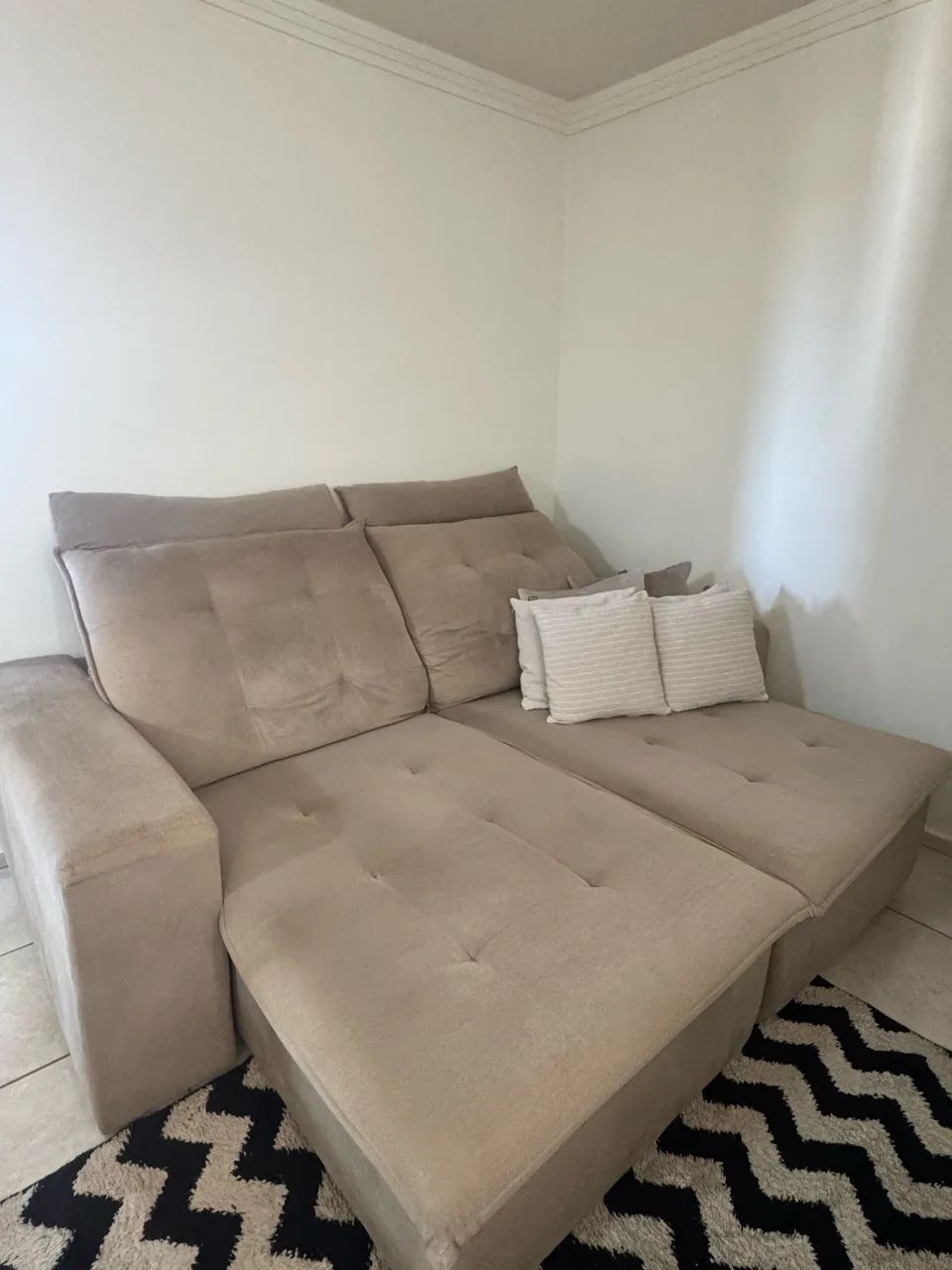Vende-se Sofá retrátil 2,30 comprimento 1,30 fechado 1,80 aberto