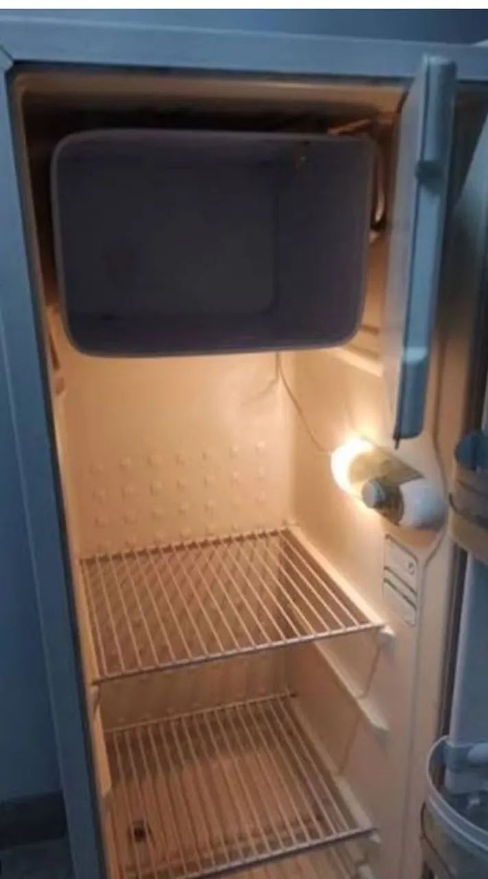 Geladeira cônsul antiga