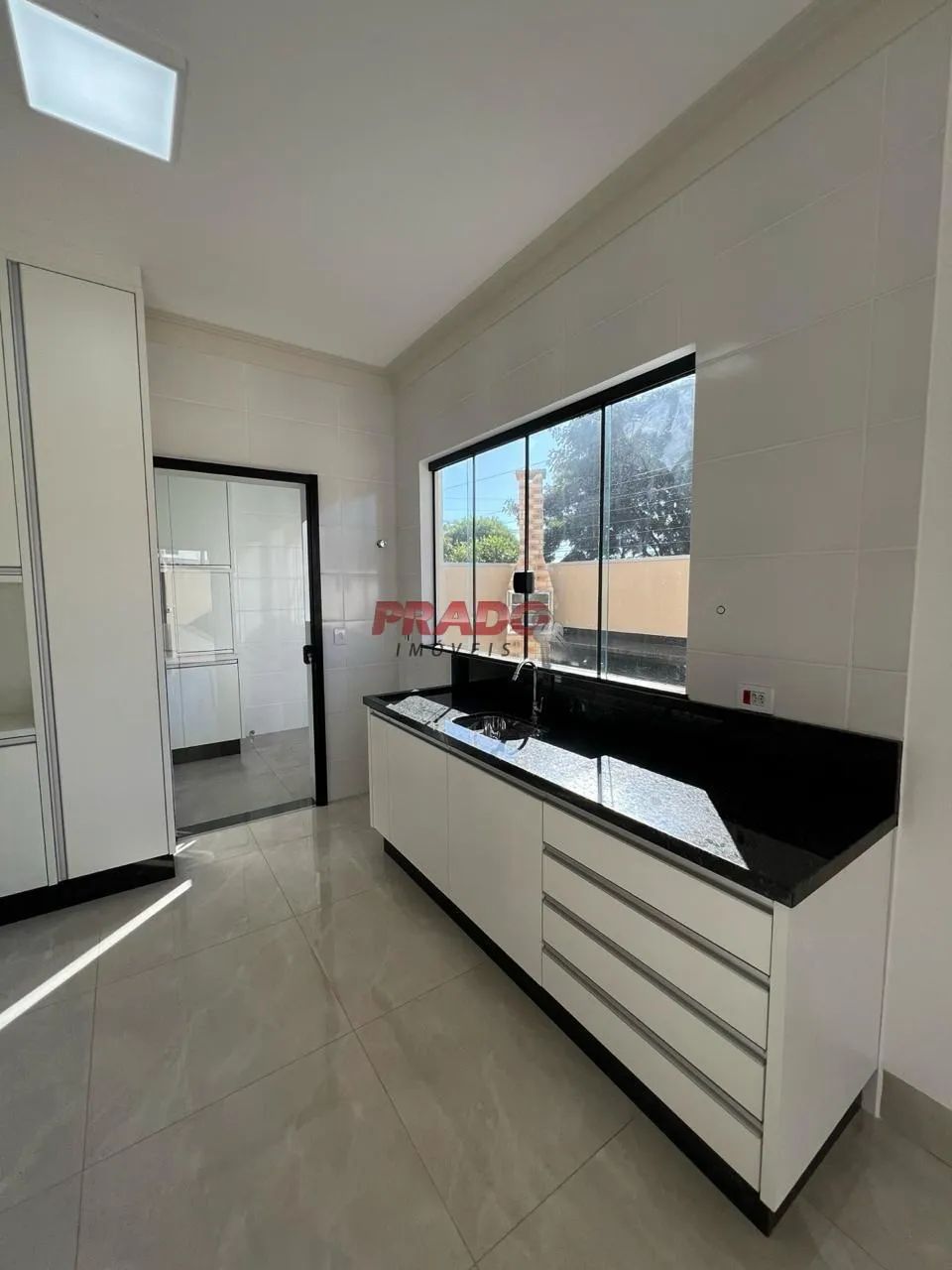 Casa para alugar em Maringá, Jardim Rebouças, com 3 quartos, com 100 m² - Foto 4