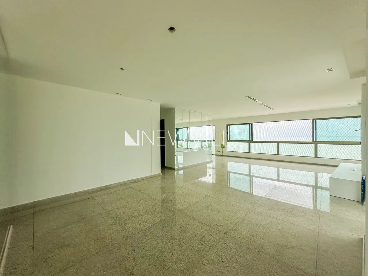 Apartamento à venda com 4 quartos à beira-mar em Boa Viagem
