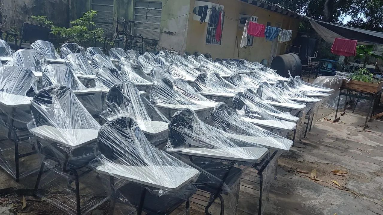 Cadeira escolar almofada com braço em mdf  - Foto 4