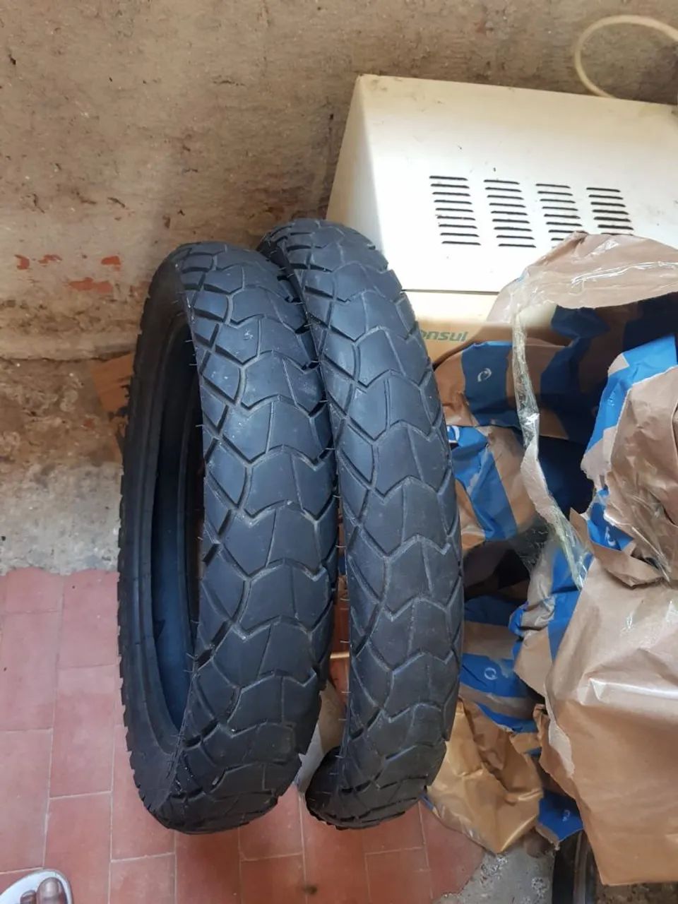 Pneu de bross Honda usado