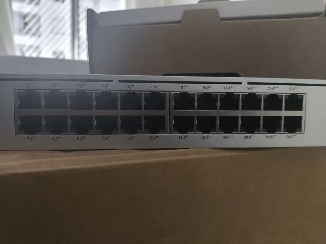 Switch - UniFi Pro 24 PoE (400W) - Foto 3