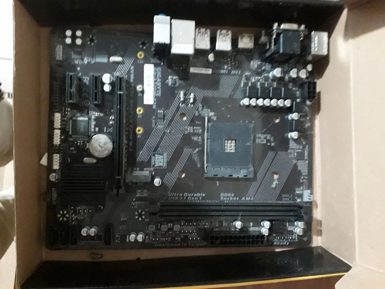 Duas placa mãe para retirada de peças