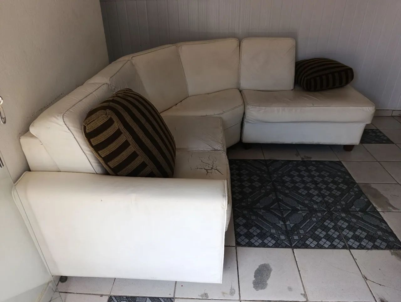Sofá de Canto em L Grande com Chaise - Usado