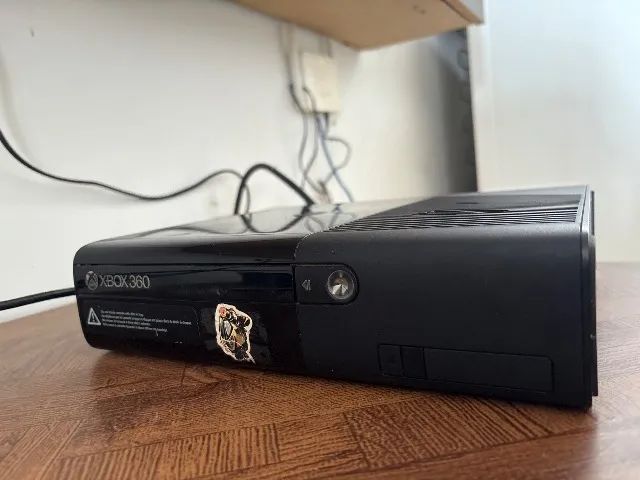Xbox 360E com Kinect (SUPER SLIM) - Foto 4