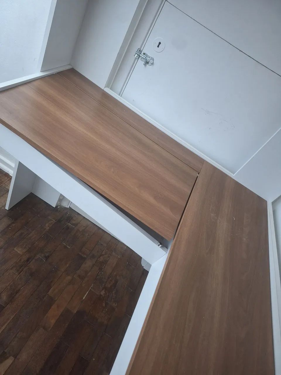 Cama solteira alta multifuncional com escrivaninha e estante - Foto 4