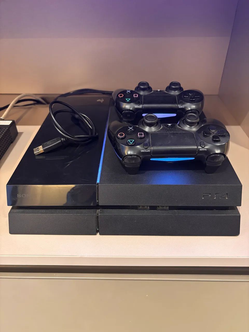PS4 FAT 500gb com 2 controles - Foto 3