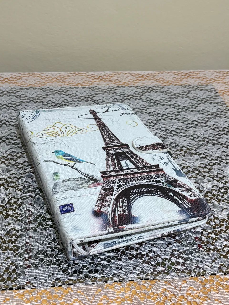 Capa com Teclado para Tablet - Estampa Paris / Torre Eiffel