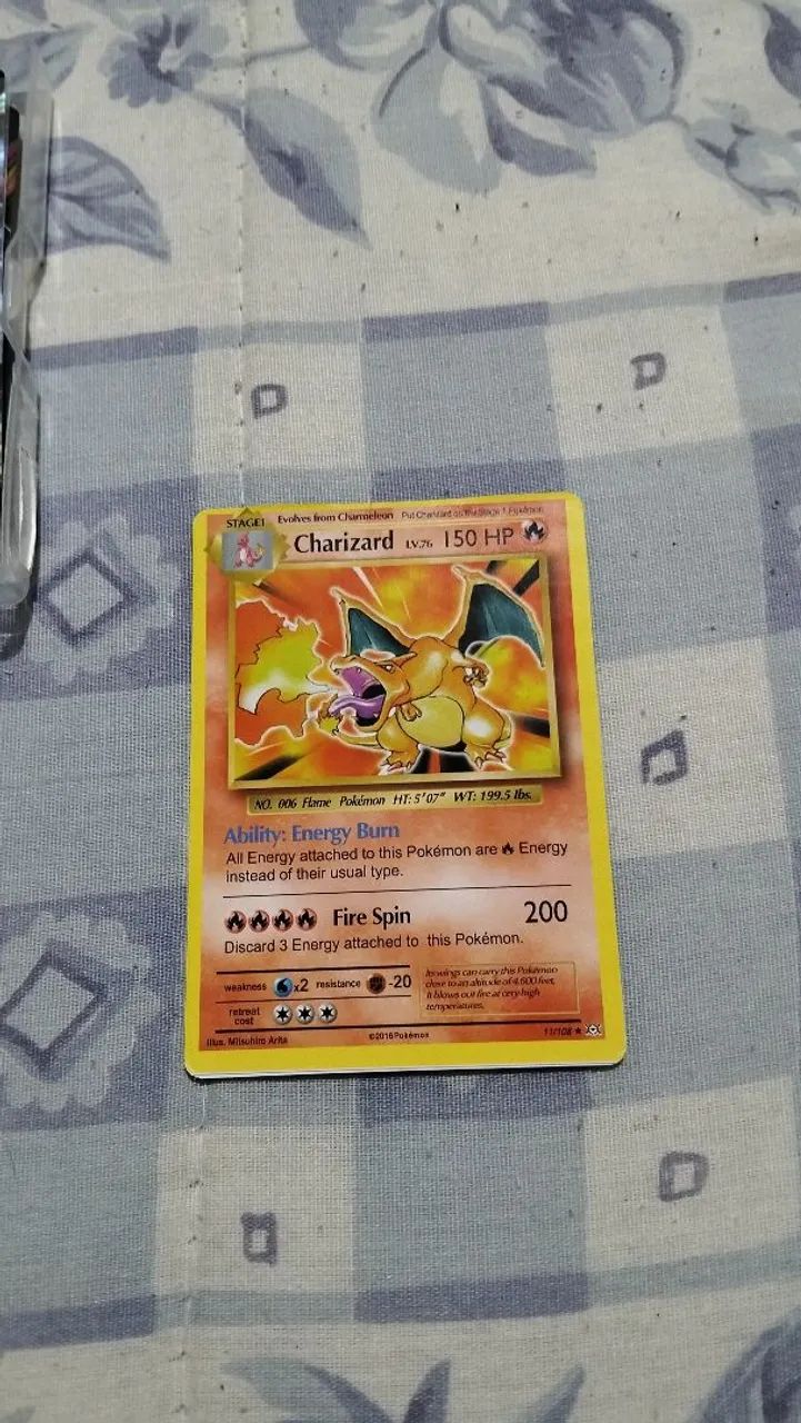Carta pokémon Charizard 