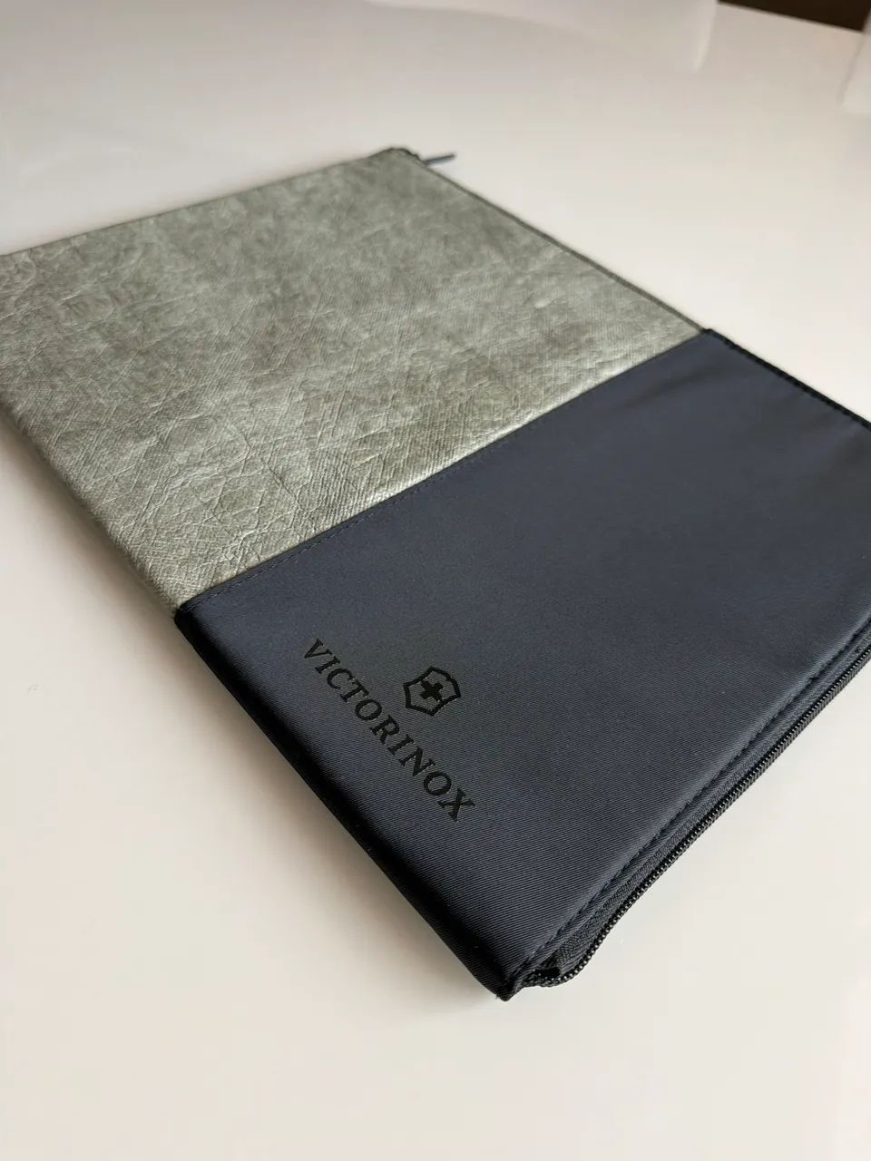 Capa notebook Victorinox cinza nova 