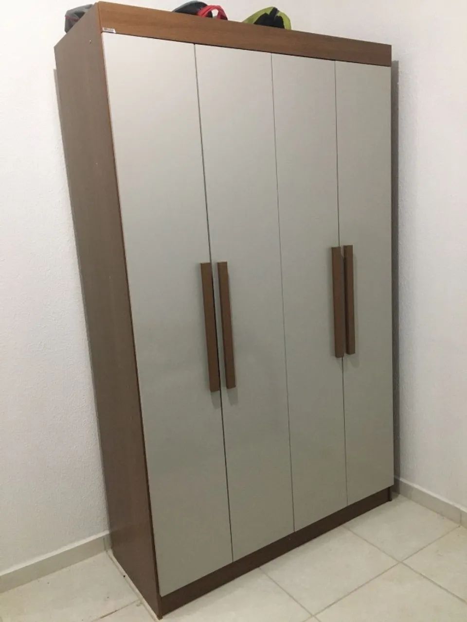 Guarda-roupa em ótimo estado 