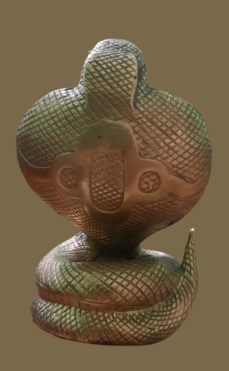 Bronze ? serpente em bronze tipo naja. - Foto 4