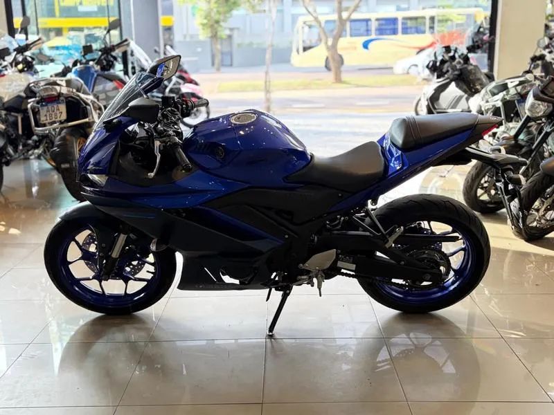 YAMAHA YZF R3 2023 - Foto 5