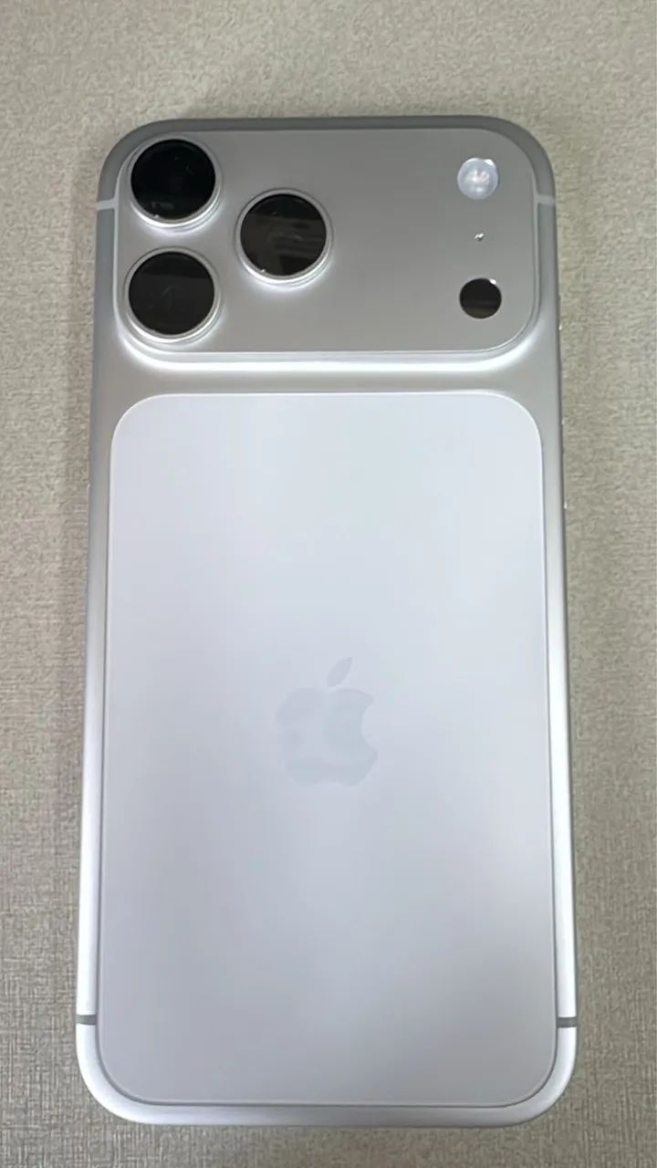 iPhone 17 Pro Max 256GB Silver NOVO (Nunca ativado) - EUA