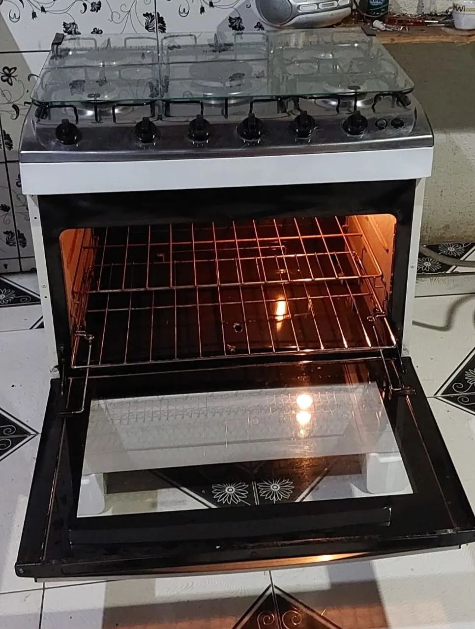 Moderno fogão Itatiaia com tripla chama automático com prateleira deslizante - Foto 5
