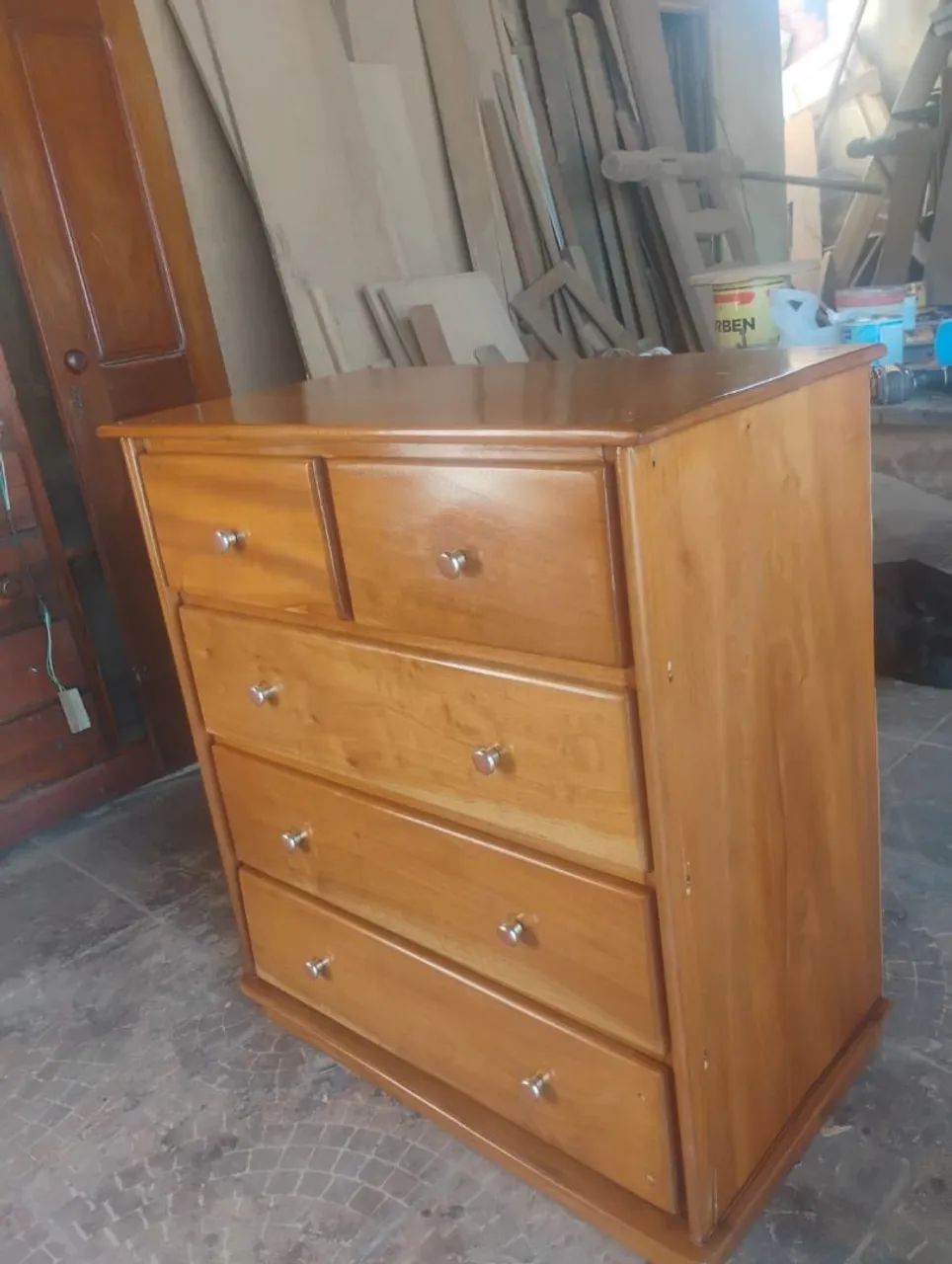 Vendo uma cômoda de madeira  - Foto 2