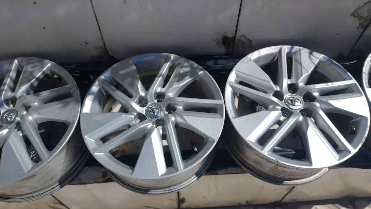 Aro 16 Corolla  - Foto 2