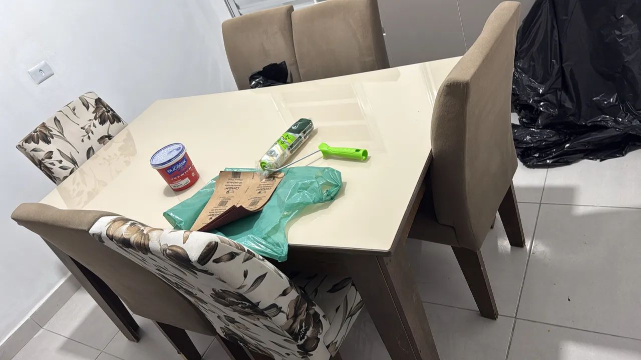 MESA 6 cadeiras 