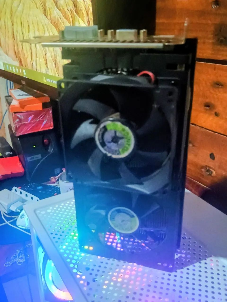 GT 9800 1gb 256 bits - Foto 3