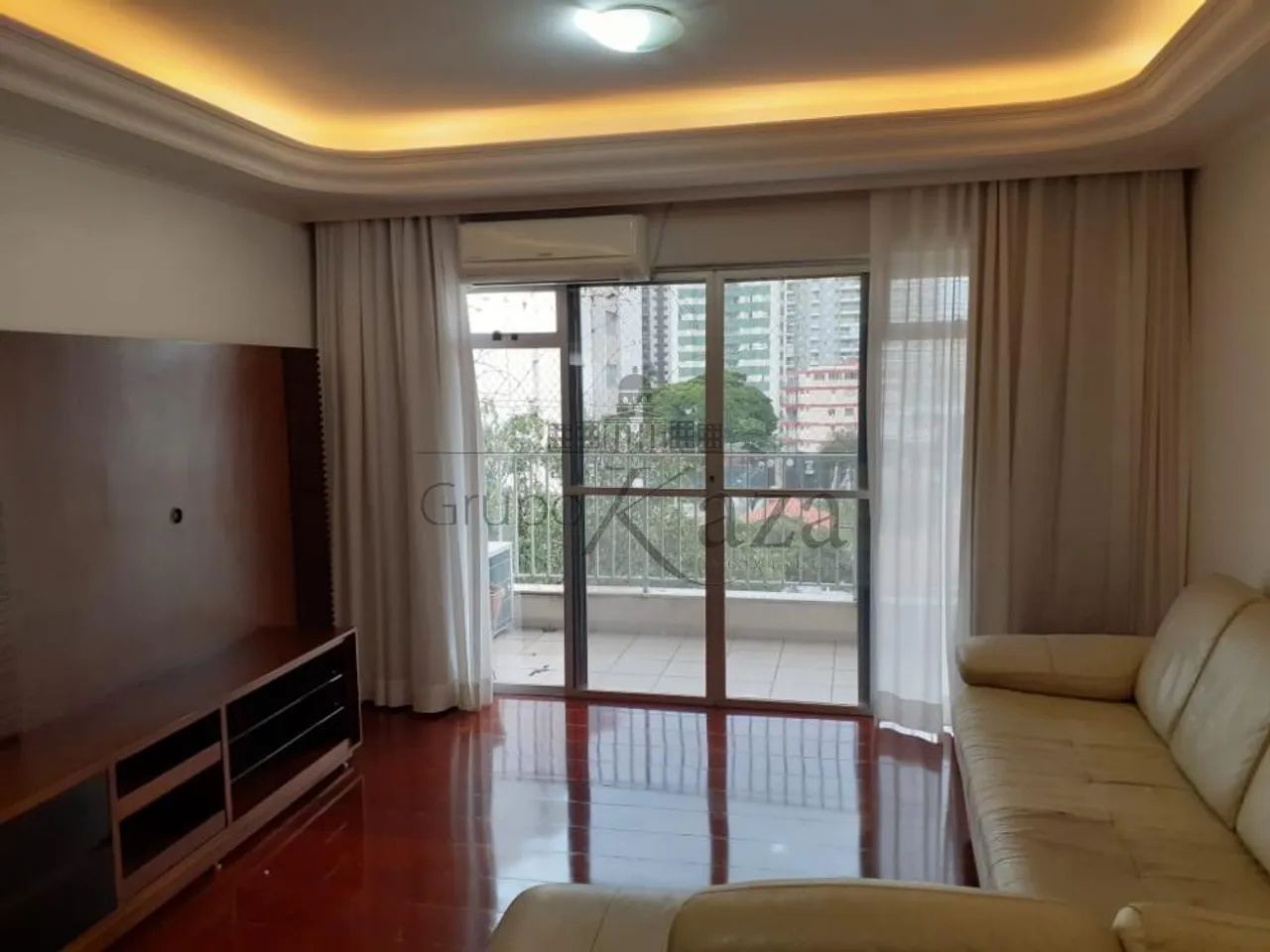 Apartamento - Vila Ema - 4 Dormitórios - 160m².