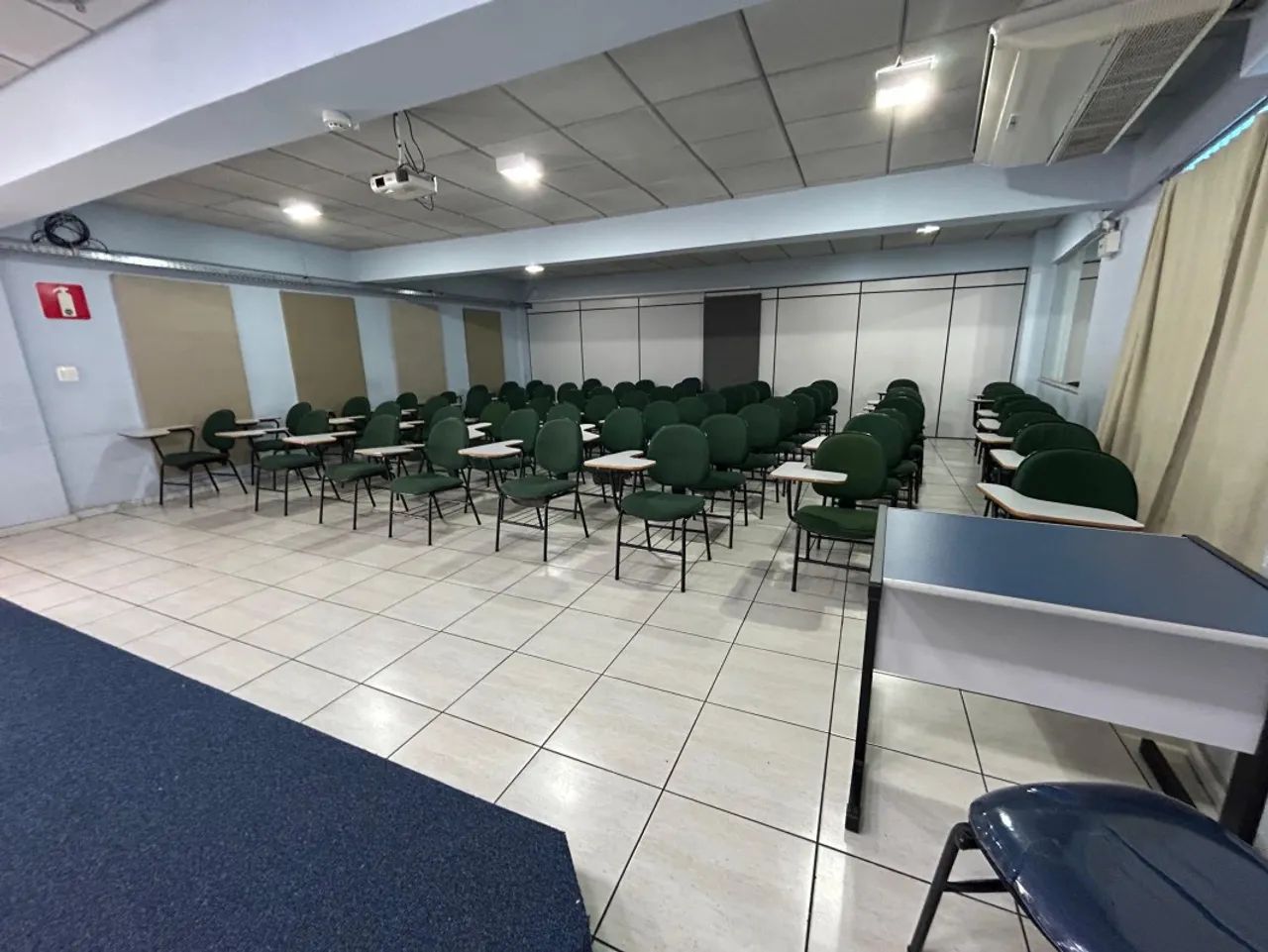 Loja / Salão / Ponto Comercial com 4 quartos à venda em Belo Horizonte