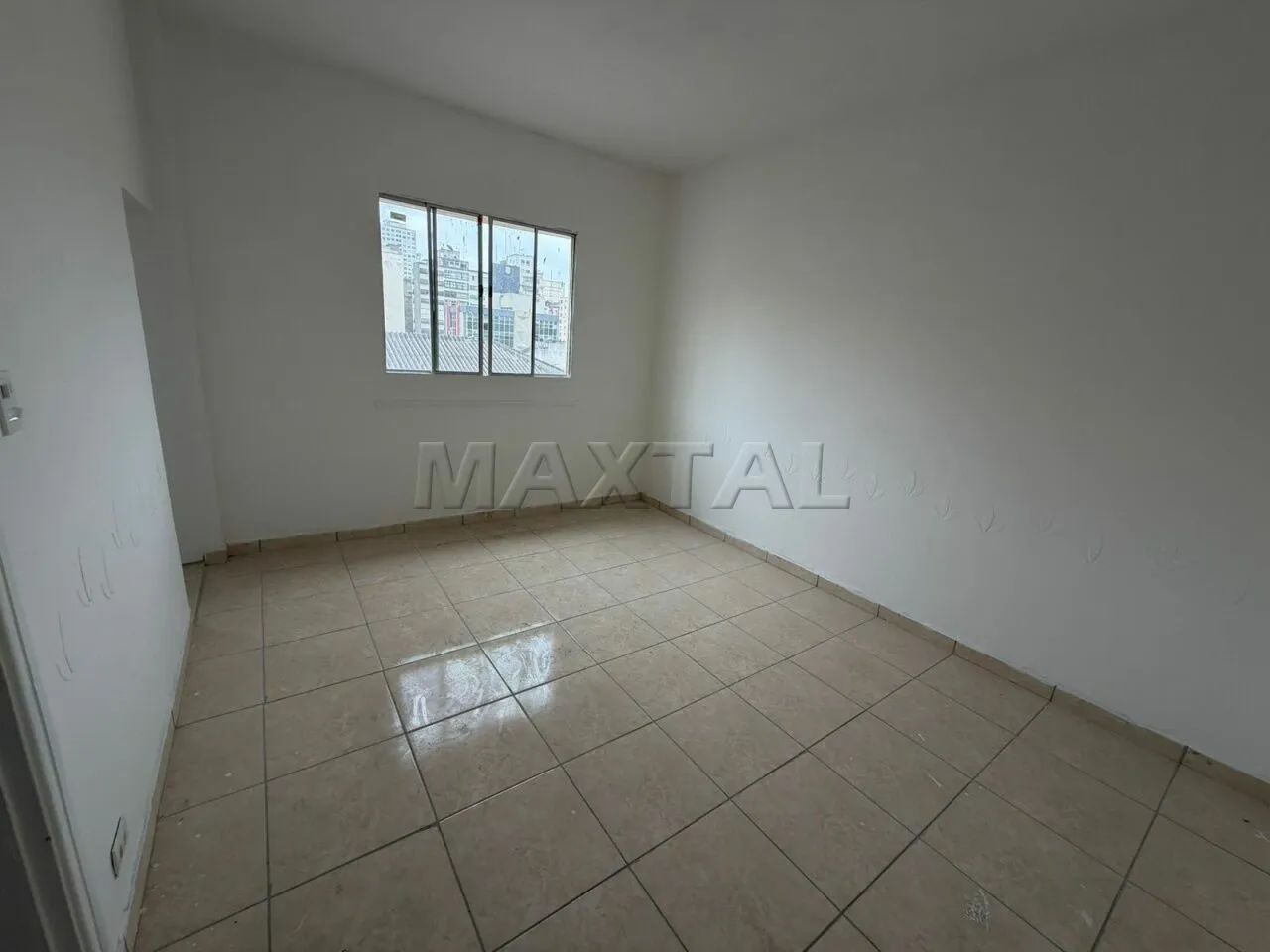 Sala com 32m², região Centrol de comercio de eletrônicos , próxima ao Metrô