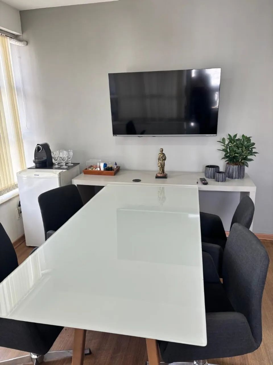 Vendo Mesa + Aparador (Líder)
