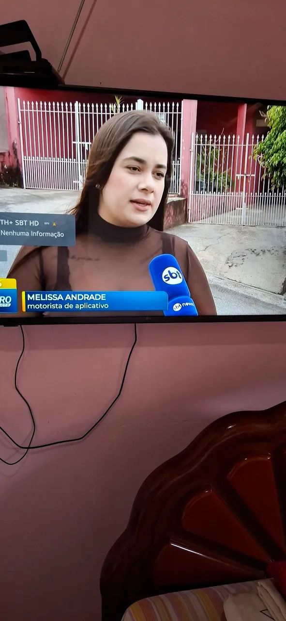 Uma TV é smart<br>Smart. Ésmartphone 