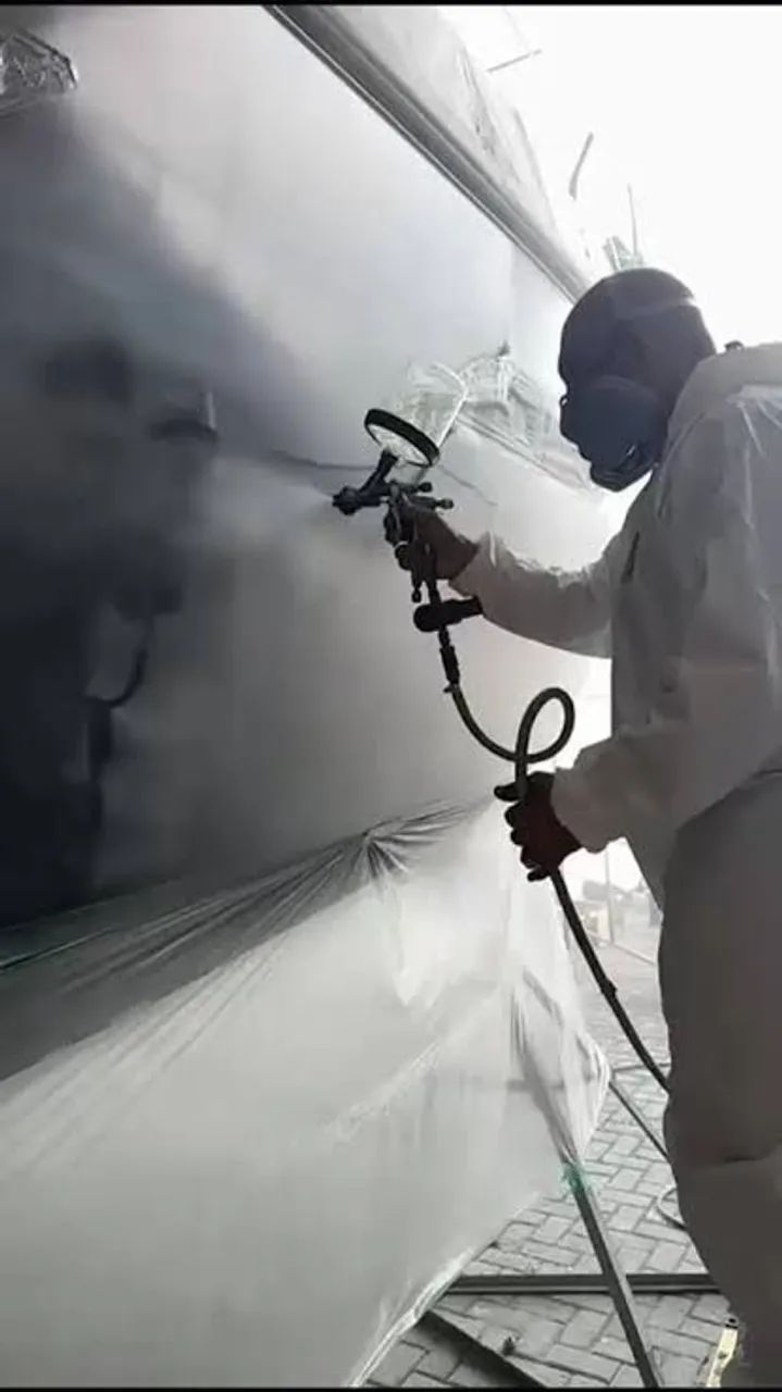 Pintura é reforma de embarcação 