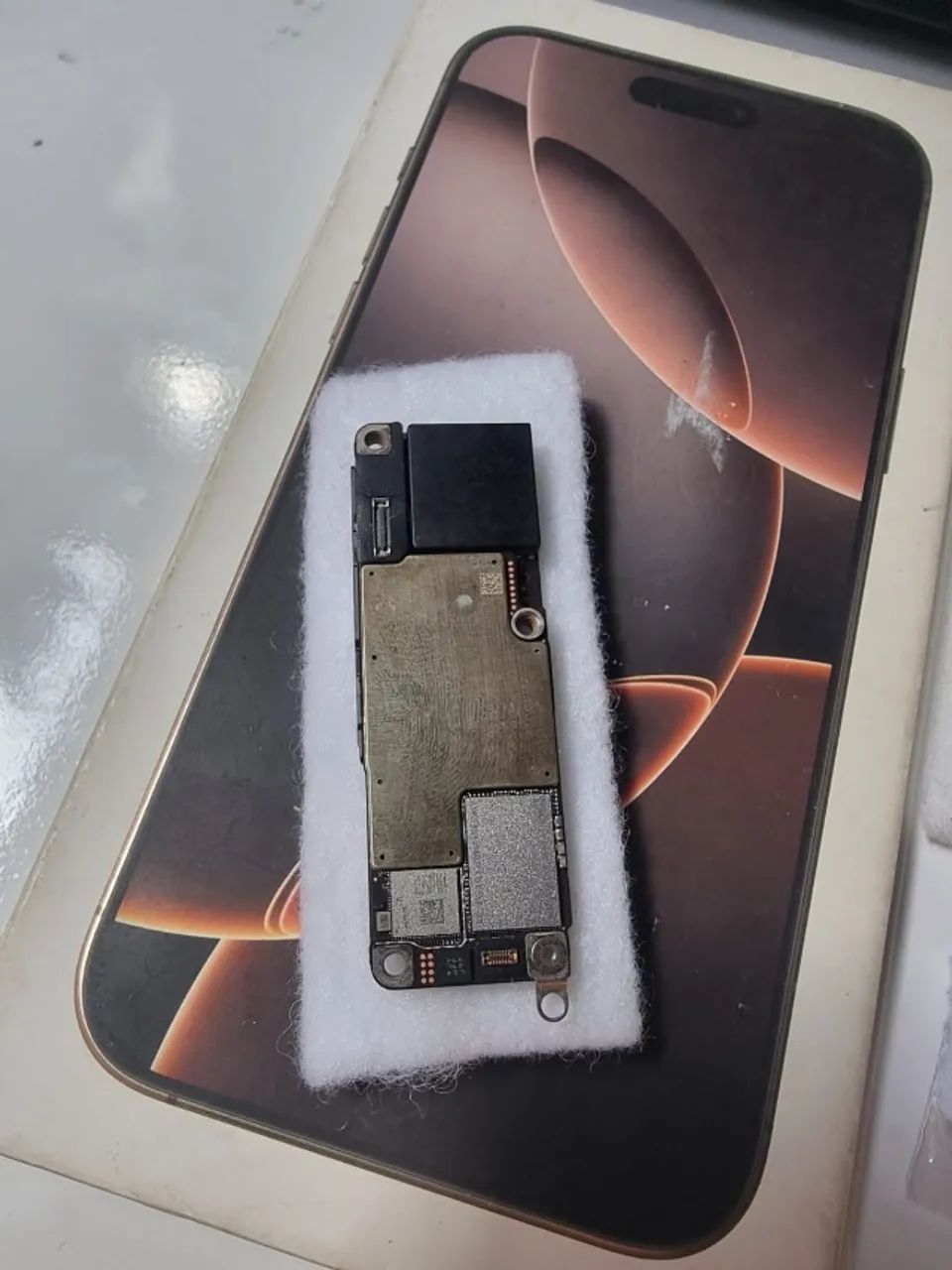placa iphone 16 pro max retirada de peças - Foto 3