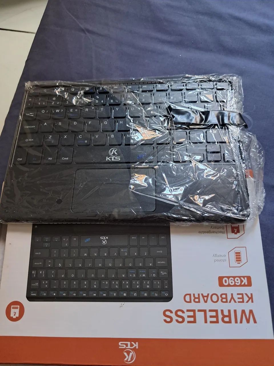 Mini teclado Bluetooth wireless novo.