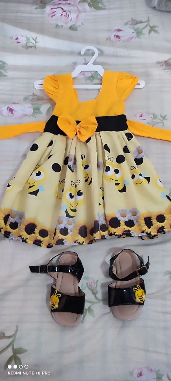 Vestido e Sandália da Abelhinha 