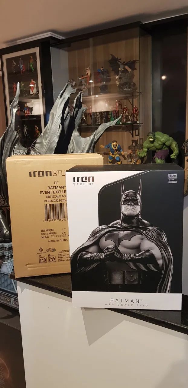 Batman CCXP 25 Exclusivo! Iron Studios! Novo! - Hobbies e coleções