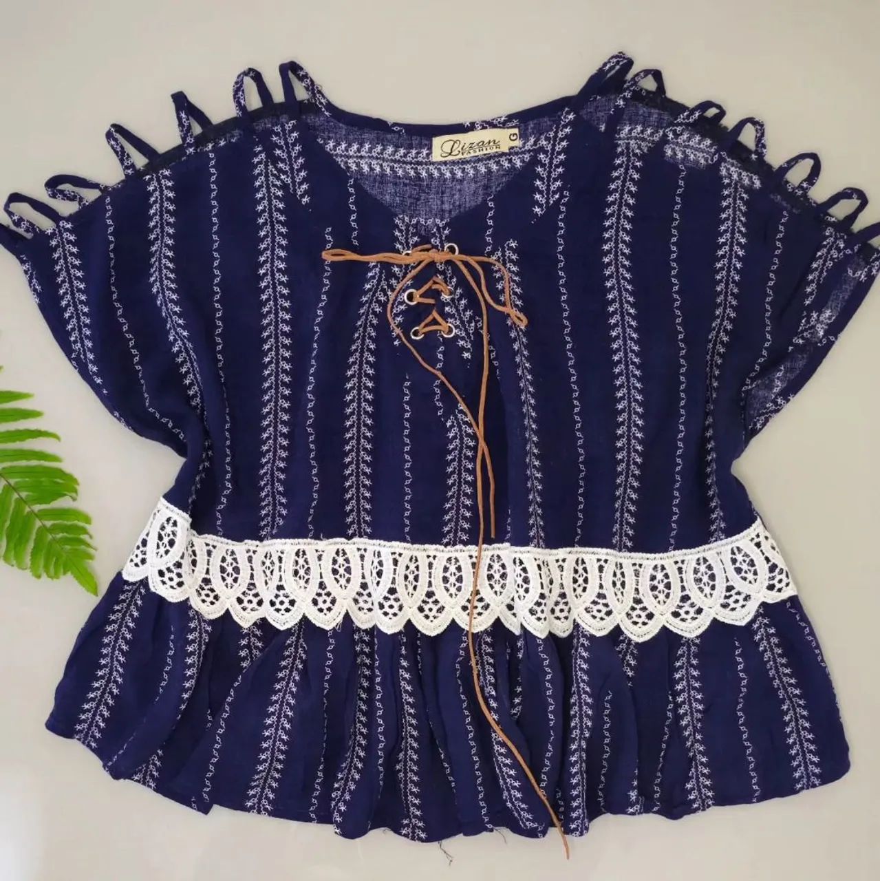 Kit 5 blusas femininas estampadas tamanho  M  - Foto 3