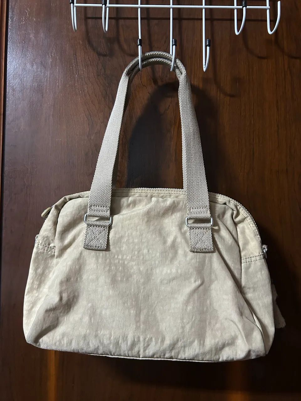 Bolsa Kipling Bege com alça  - Foto 3