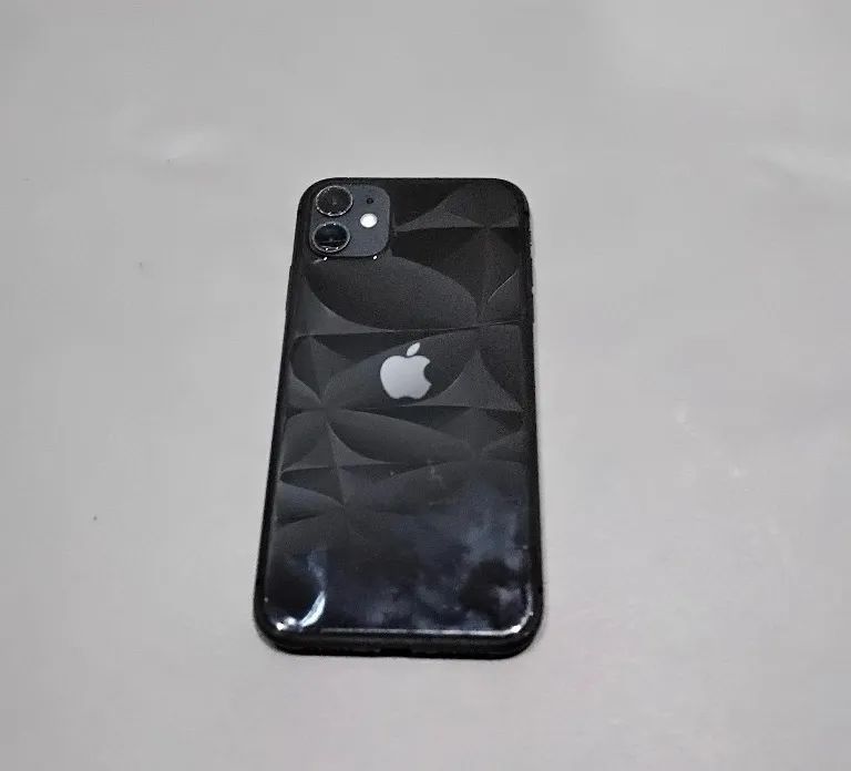 Vendo IPhone 11 normal