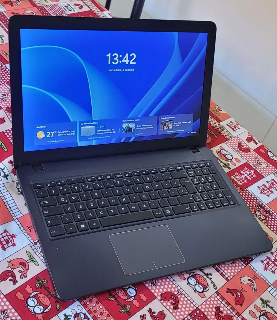 Asus i3 7ª geração, 4GB memoria, 120GB SSD, bateria 3 horas
