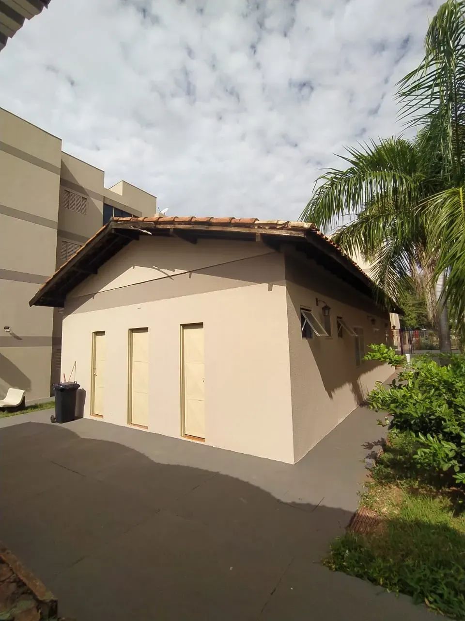 Apartamento 2 quartos com sacada em condomínio fechado no Guanandi - Foto 2