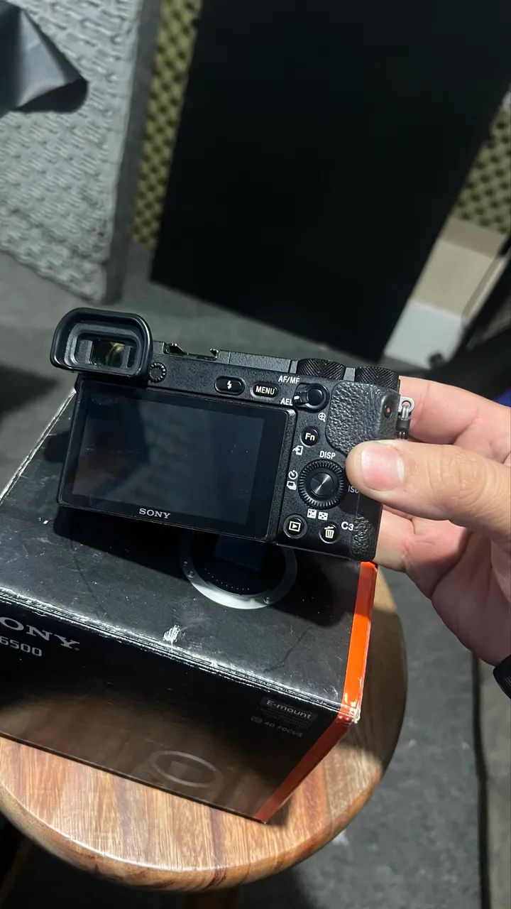 Câmera Sony A6500 com grip e duas baterias 