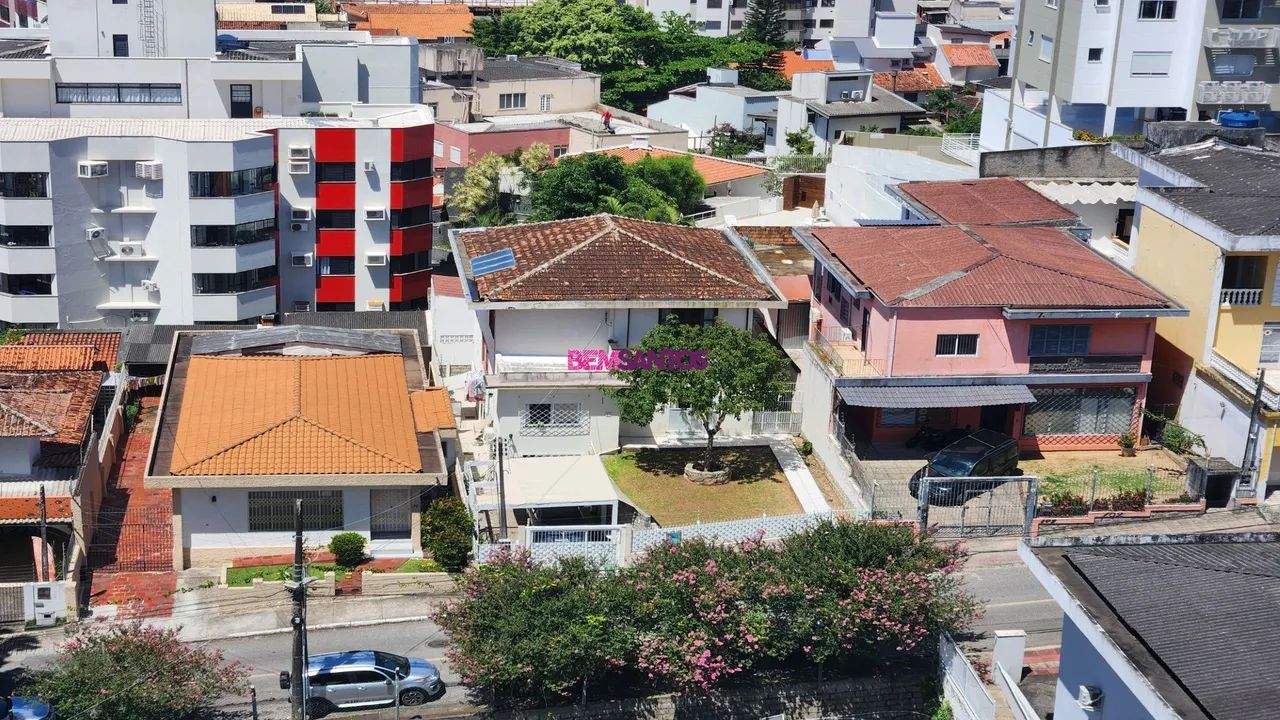 ÁREA À VENDA, EM LOCALIZAÇÃO PRIVILEGIADA, NO BAIRRO COQUEIROS
