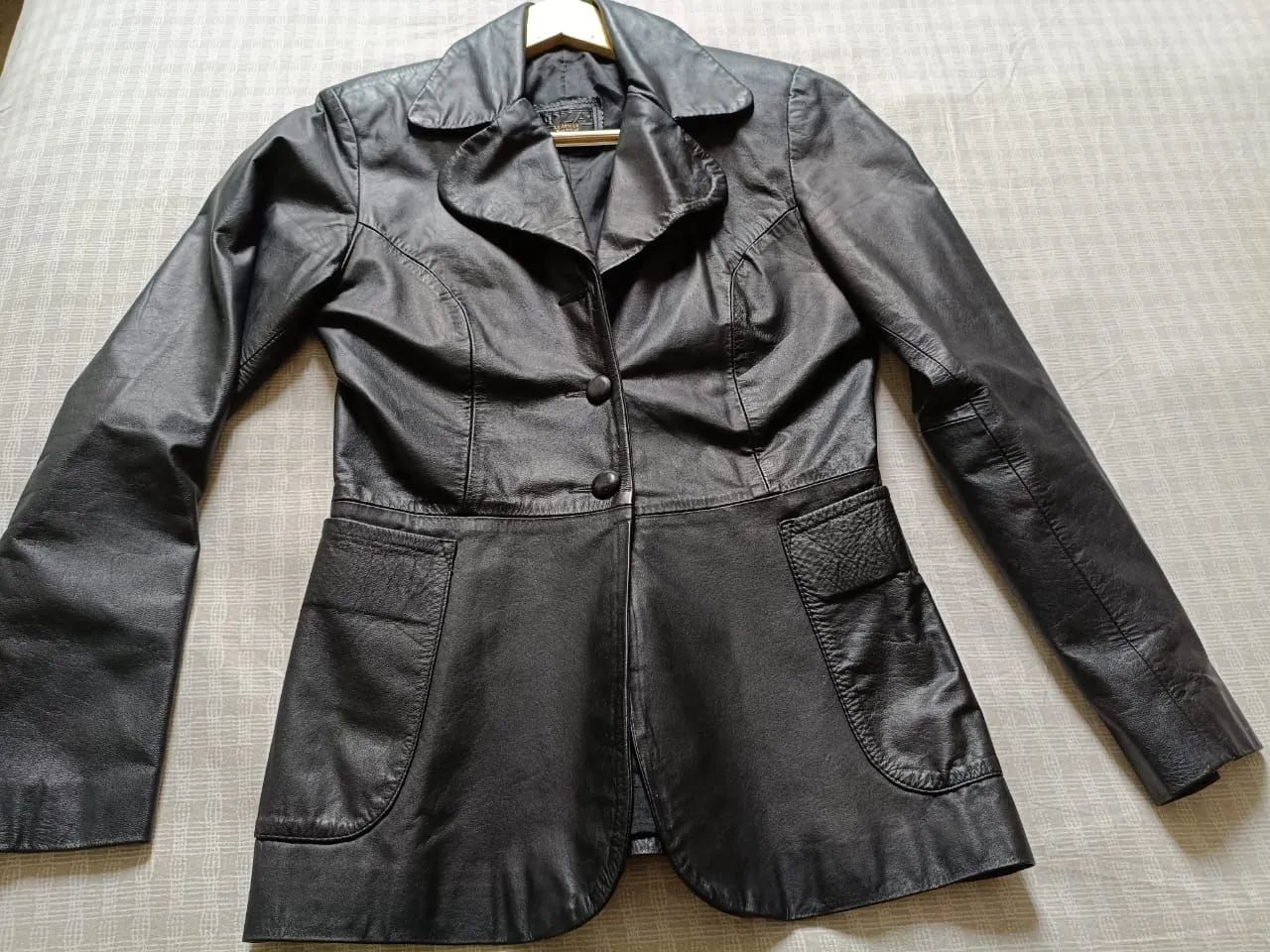 Blazer feminino preto couro LEGÍTIMO  - Foto 3